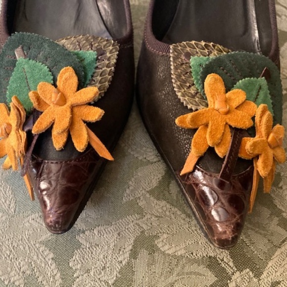 Prada Antic Ciclamino Heels - Picture 4 of 11